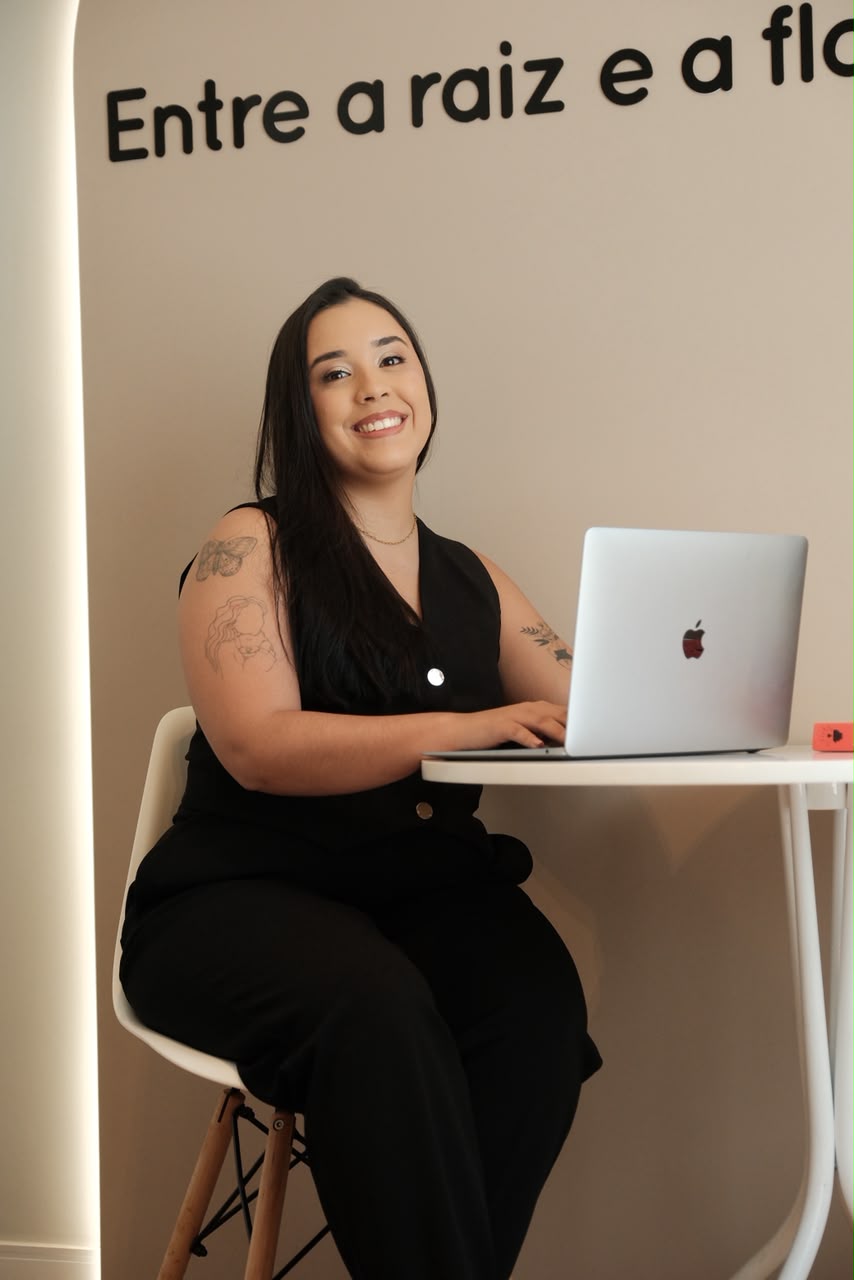 Heloísa no atendimento